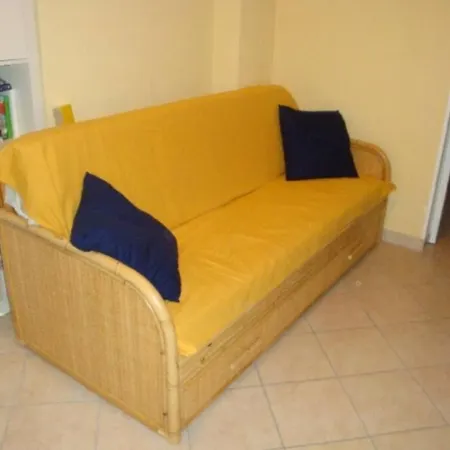 Centrally Located By Harbour With Elevator *