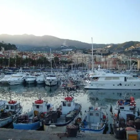 Centrally Located By Harbour With Elevator Apartment Sanremo